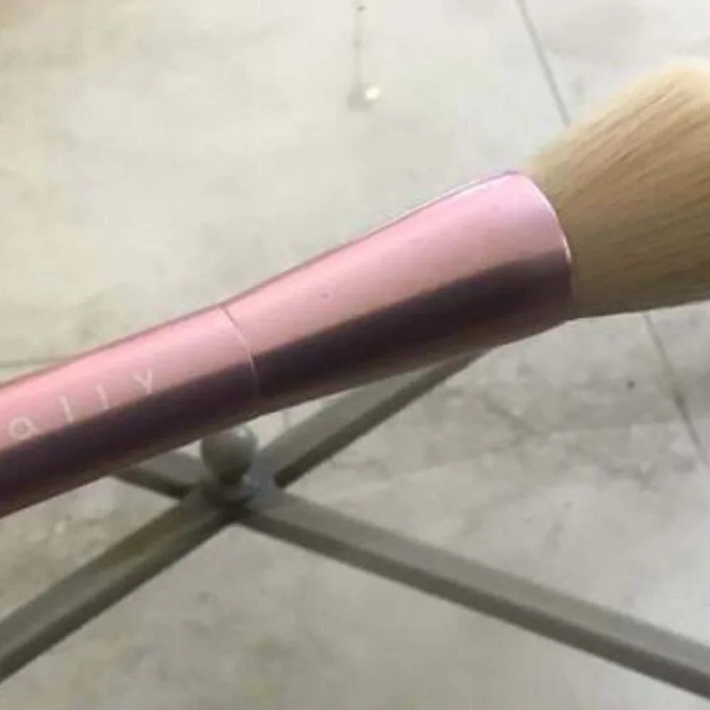 Mally Beauty Double Ended Powder Brush - Brand new - pink
